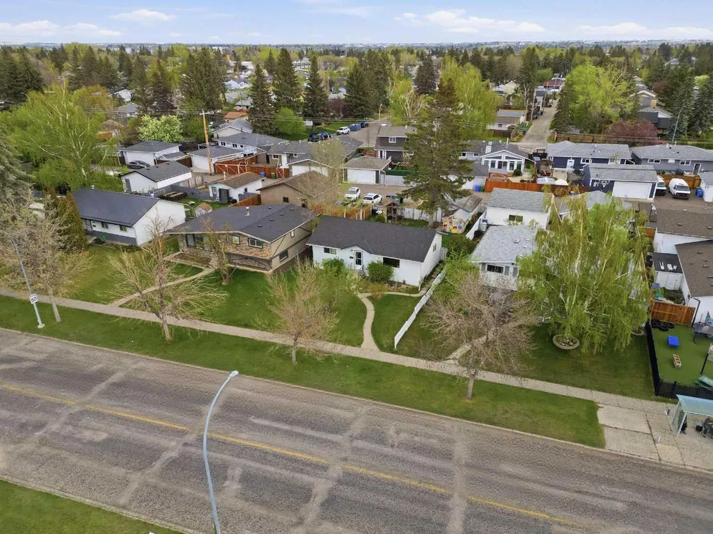 9032 Fairmount Drive SE Calgary AB T2H0Z5