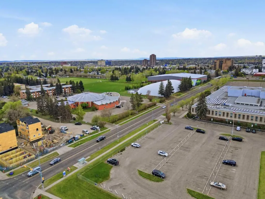 9032 Fairmount Drive SE Calgary AB T2H0Z5