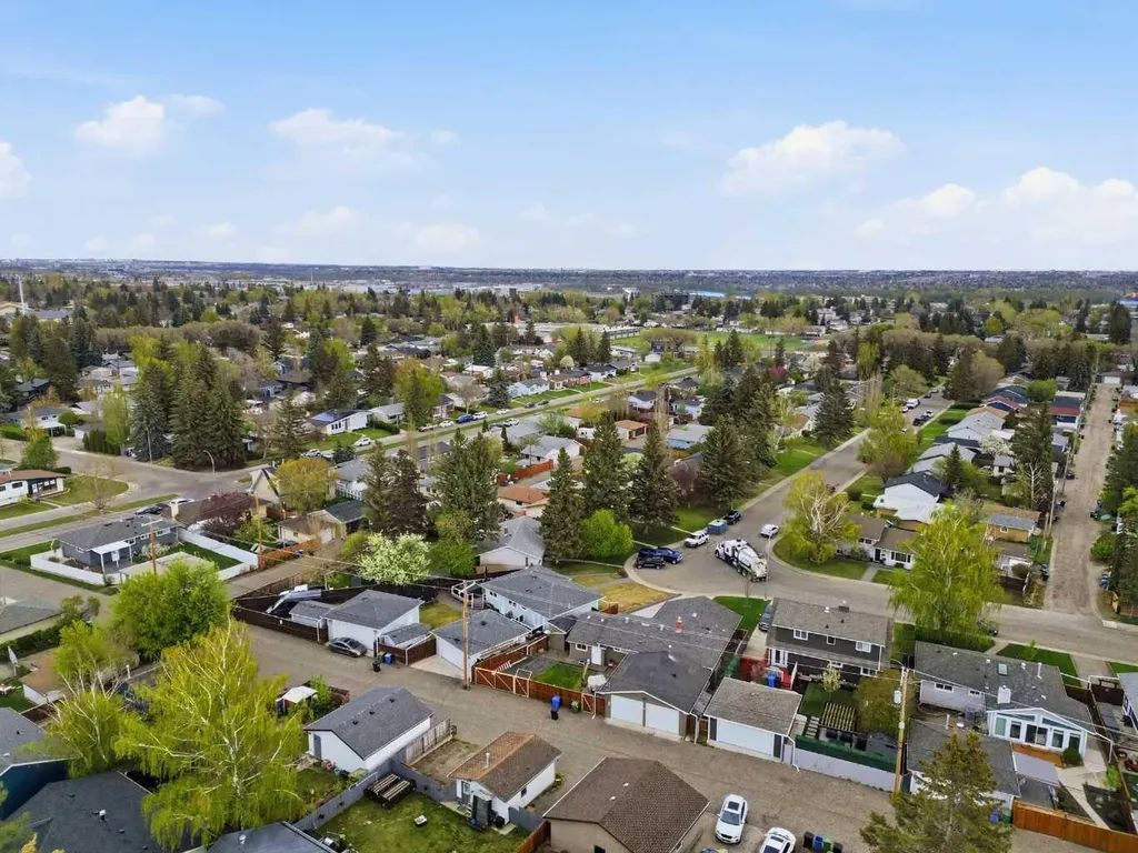 9032 Fairmount Drive SE Calgary AB T2H0Z5