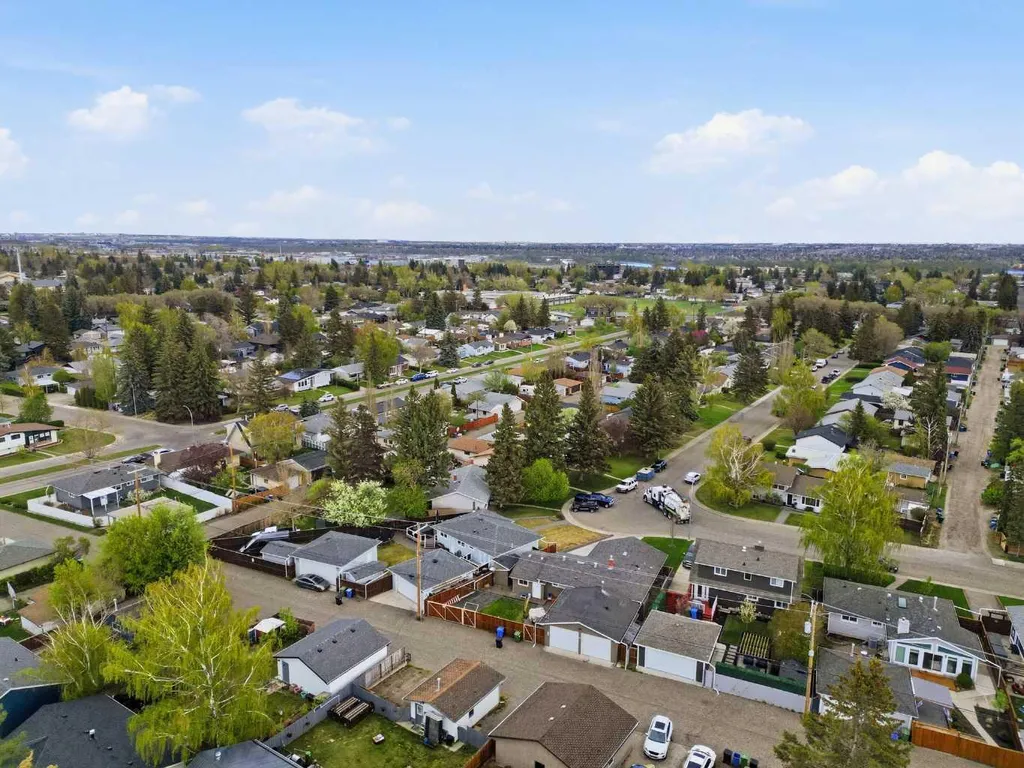 9032 Fairmount Drive SE Calgary AB T2H0Z5