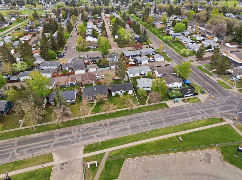 9032 Fairmount Drive SE Calgary AB T2H0Z5