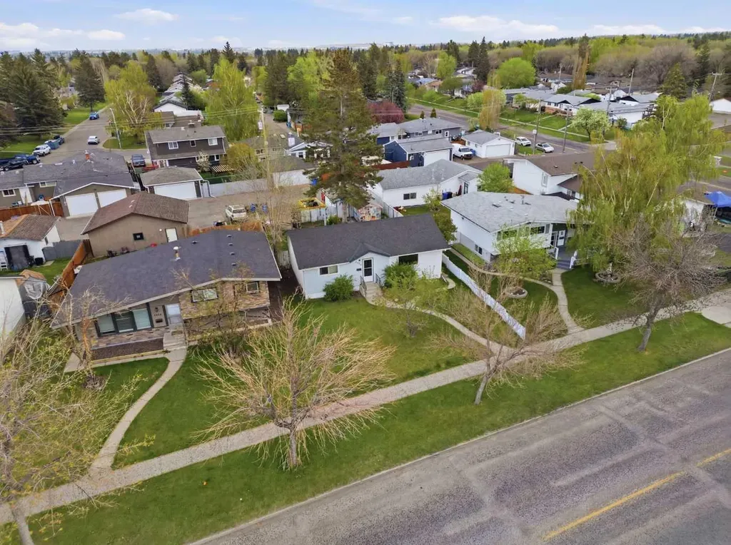 9032 Fairmount Drive SE Calgary AB T2H0Z5
