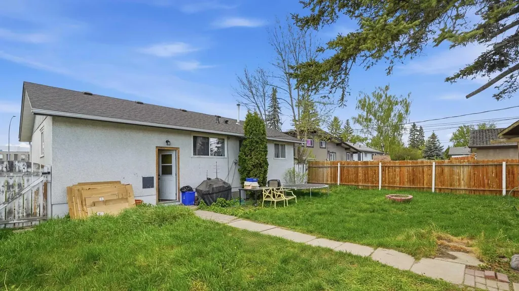 9032 Fairmount Drive SE Calgary AB T2H0Z5