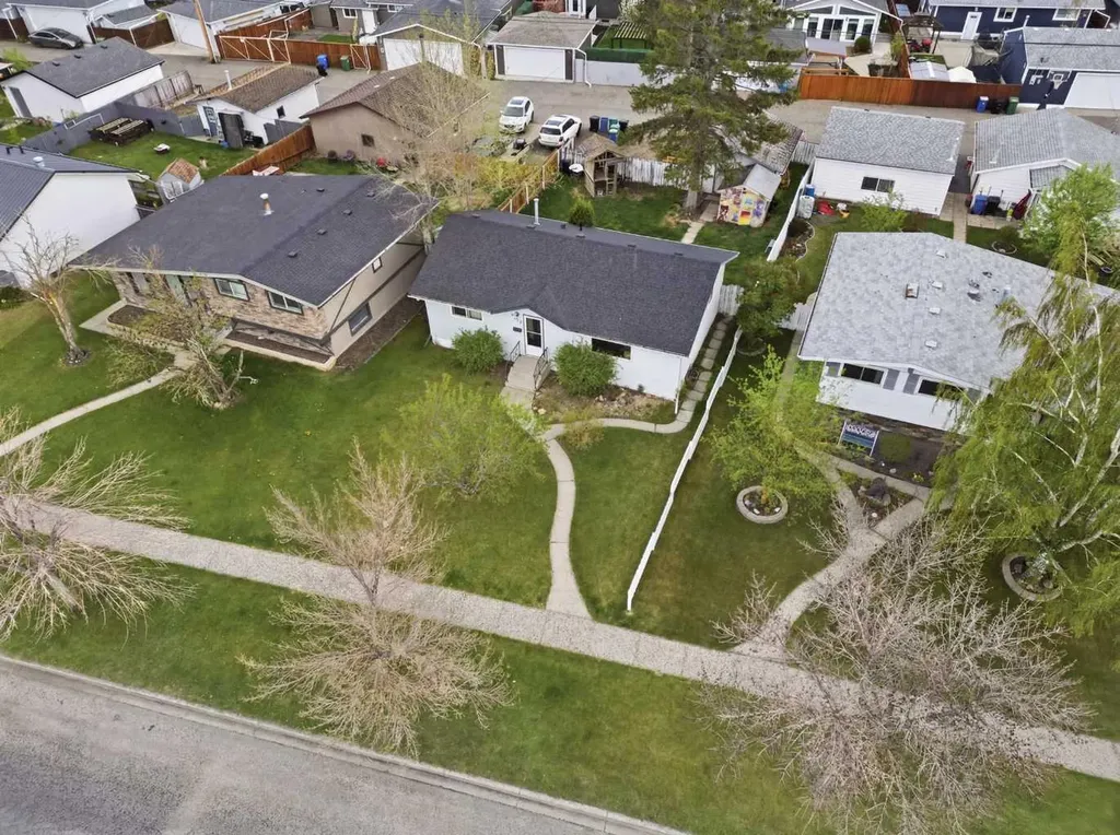 9032 Fairmount Drive SE Calgary AB T2H0Z5