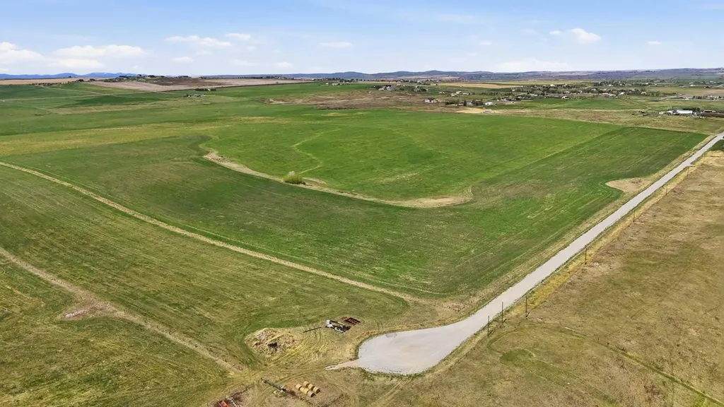 SE - 12- 20 - 1 W5 160 Acres Rural Foothills County AB T1S 6C5