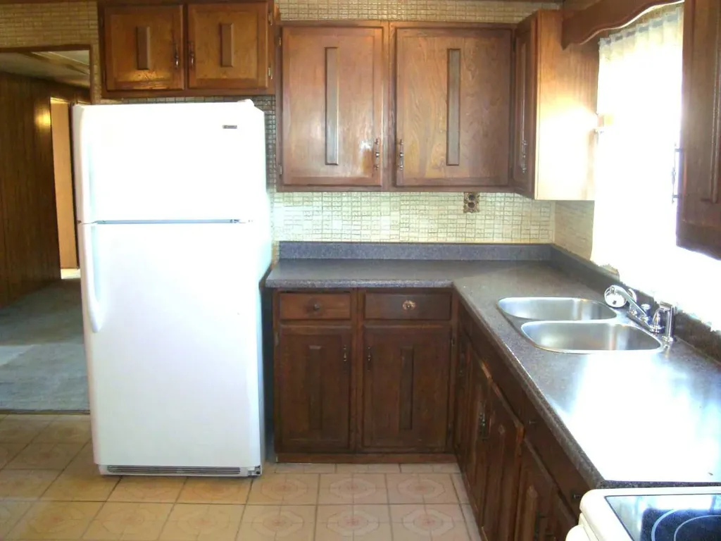 6724 17 Avenue SE Calgary AB T2A0W5