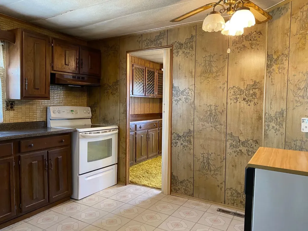 6724 17 Avenue SE Calgary AB T2A0W5