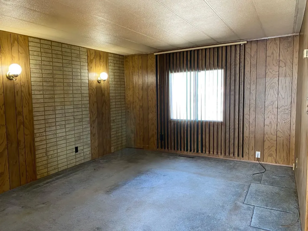 6724 17 Avenue SE Calgary AB T2A0W5