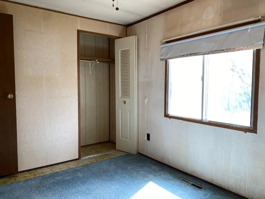6724 17 Avenue SE Calgary AB T2A0W5