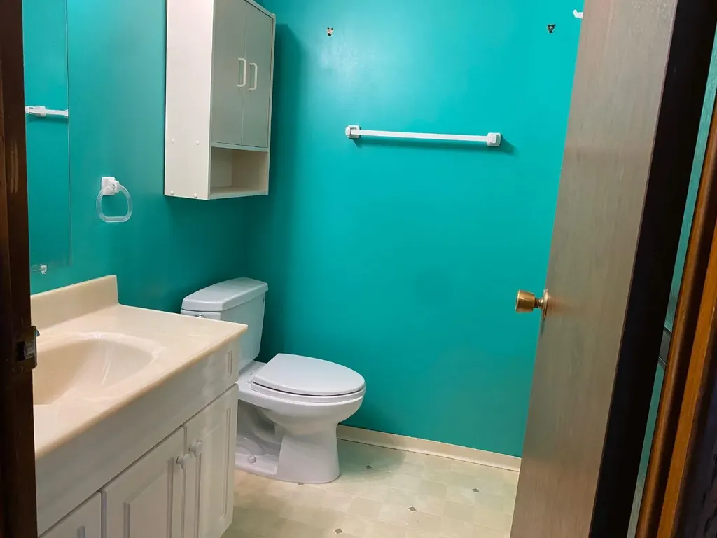 6724 17 Avenue SE Calgary AB T2A0W5