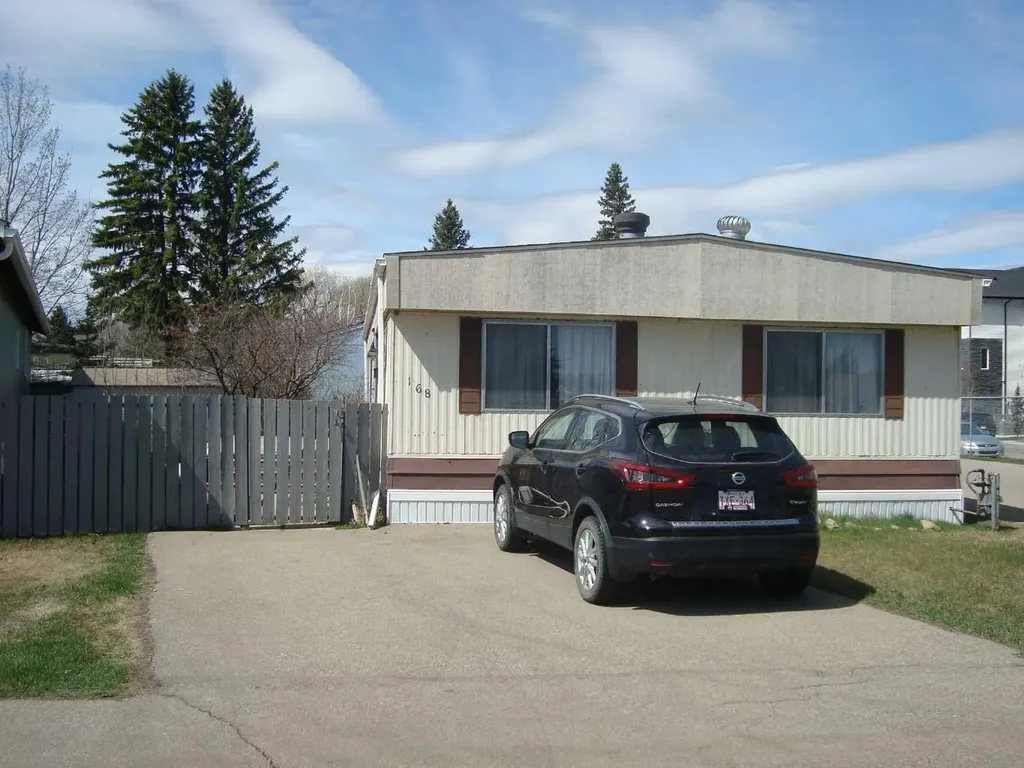 6724 17 Avenue SE Calgary AB T2A0W5