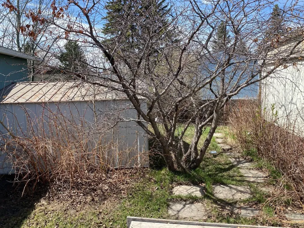6724 17 Avenue SE Calgary AB T2A0W5