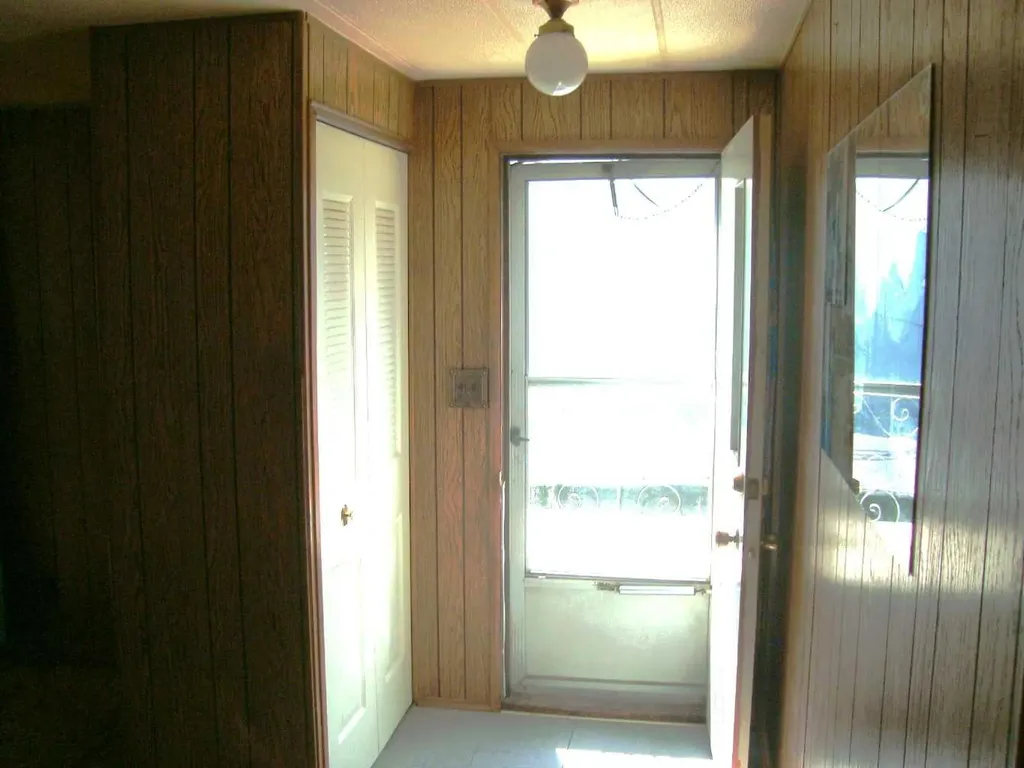 6724 17 Avenue SE Calgary AB T2A0W5