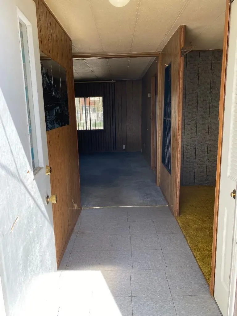 6724 17 Avenue SE Calgary AB T2A0W5