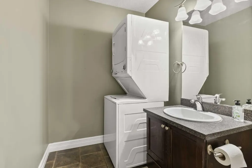 11353 82 Avenue Grande Prairie AB T8W 0A7