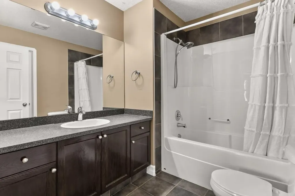 11353 82 Avenue Grande Prairie AB T8W 0A7