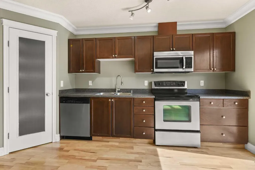 11353 82 Avenue Grande Prairie AB T8W 0A7