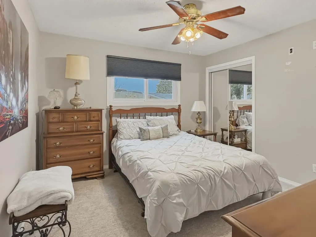 5336 52 Street Close Rocky Mountain House AB T4T1G9