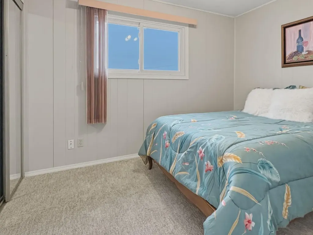 5336 52 Street Close Rocky Mountain House AB T4T1G9