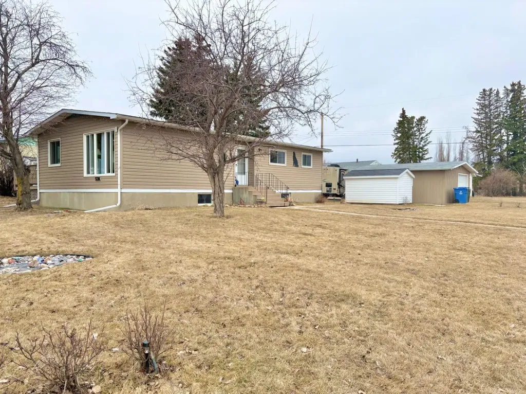 5336 52 Street Close Rocky Mountain House AB T4T1G9