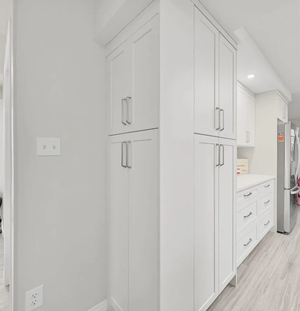 5336 52 Street Close Rocky Mountain House AB T4T1G9