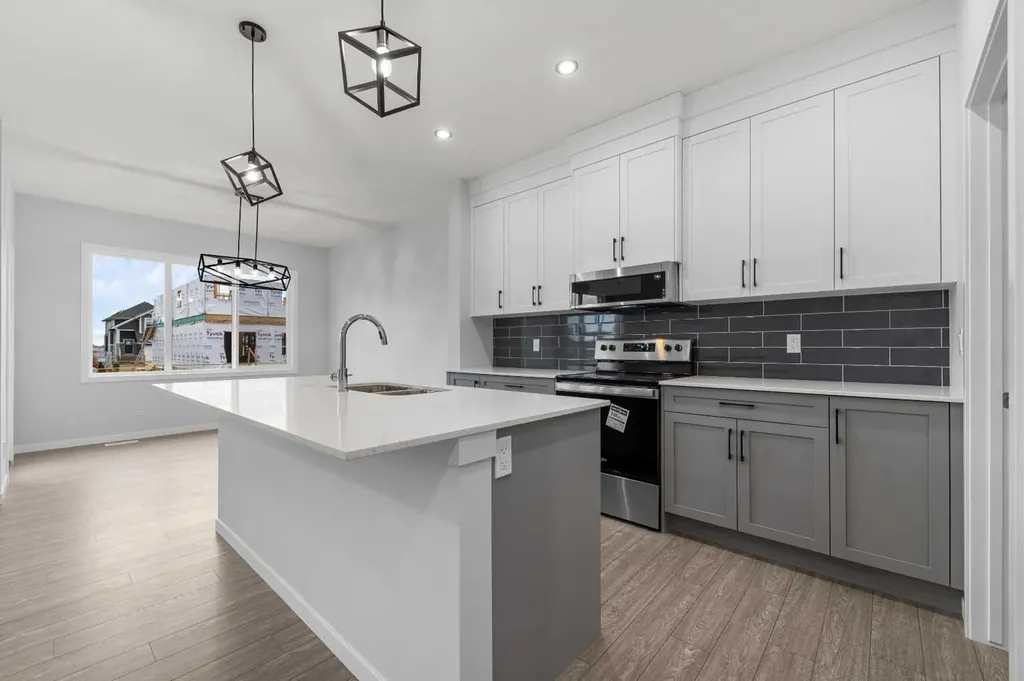 532 Clearwater Heath Chestermere AB T1X 3A5