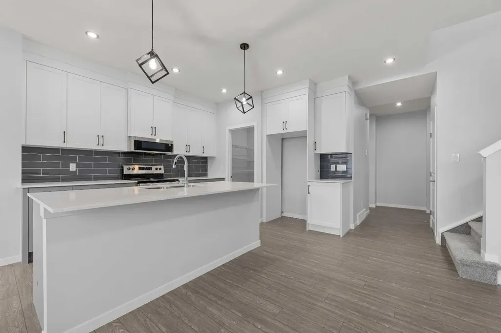 532 Clearwater Heath Chestermere AB T1X 3A5