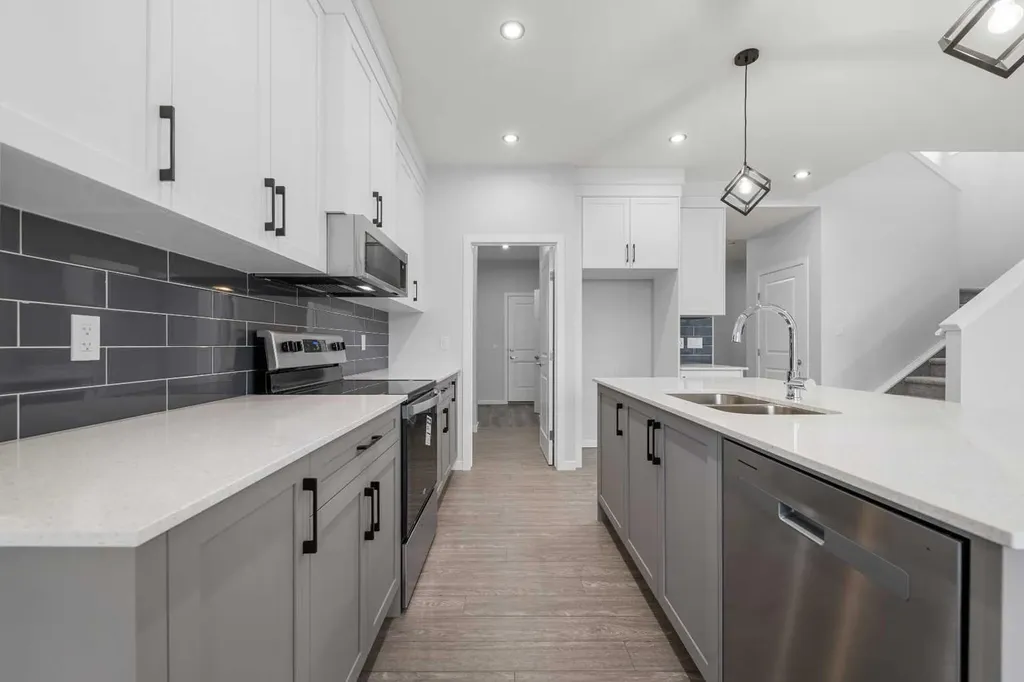 532 Clearwater Heath Chestermere AB T1X 3A5