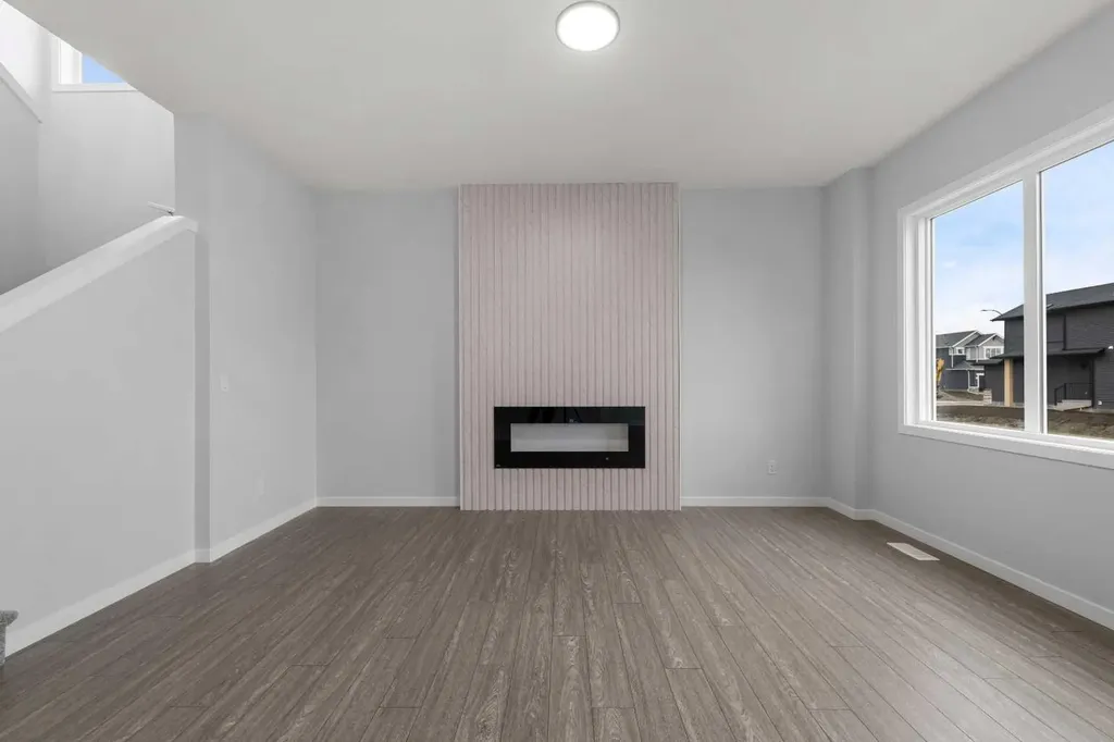 532 Clearwater Heath Chestermere AB T1X 3A5