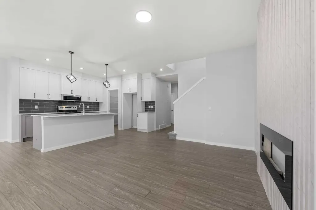 532 Clearwater Heath Chestermere AB T1X 3A5