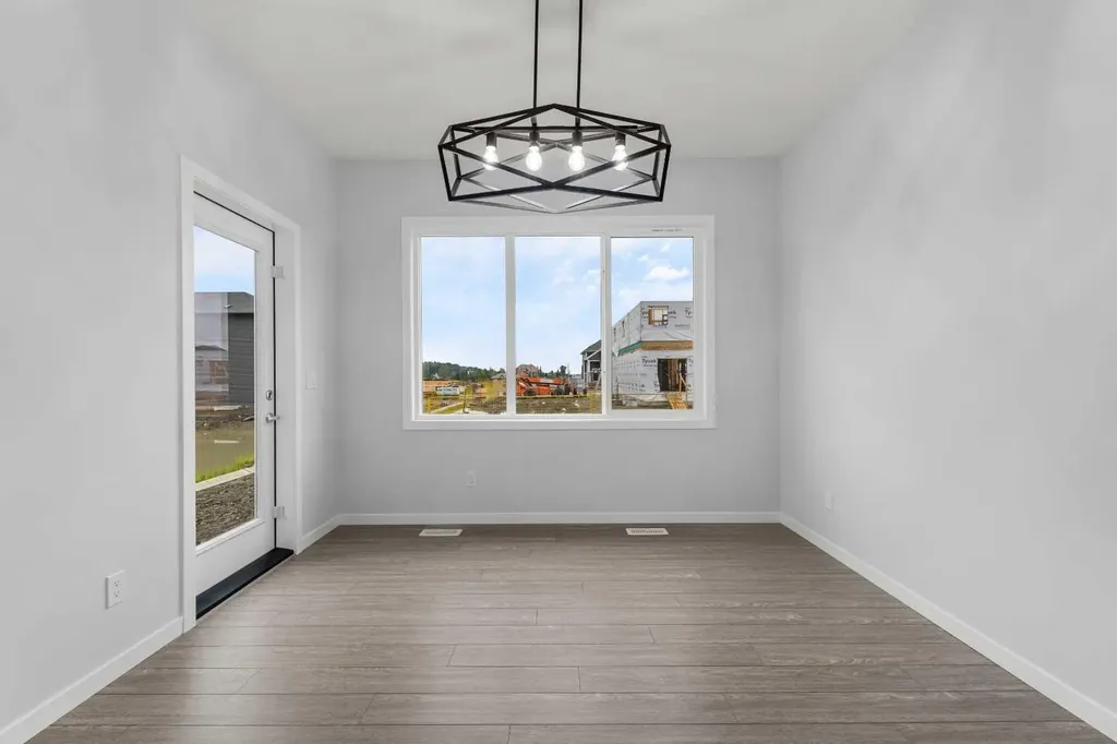 532 Clearwater Heath Chestermere AB T1X 3A5