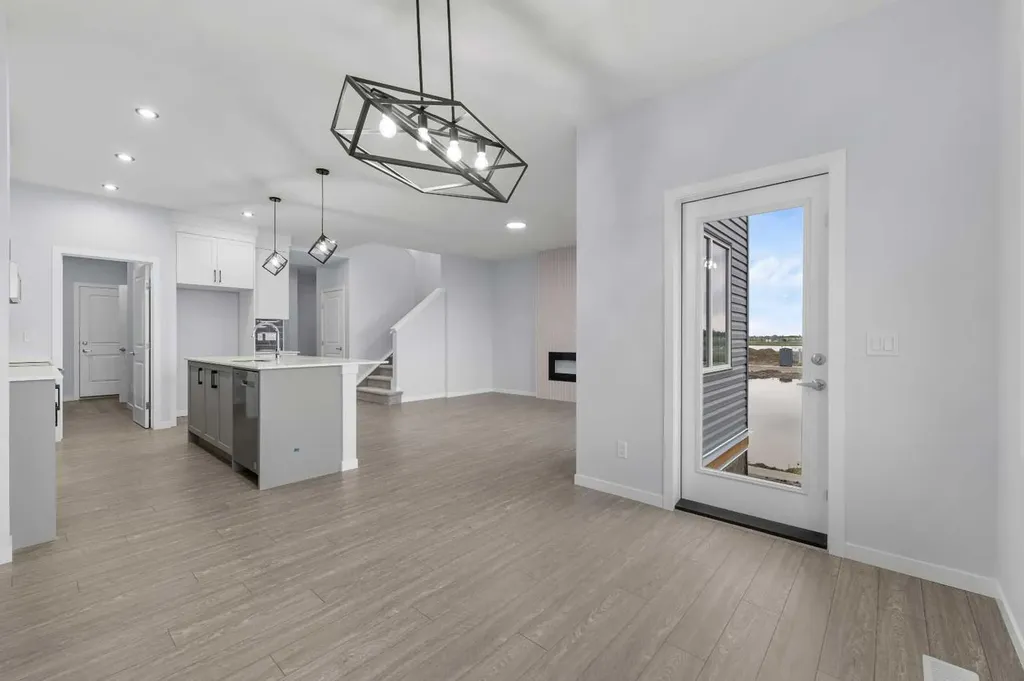 532 Clearwater Heath Chestermere AB T1X 3A5