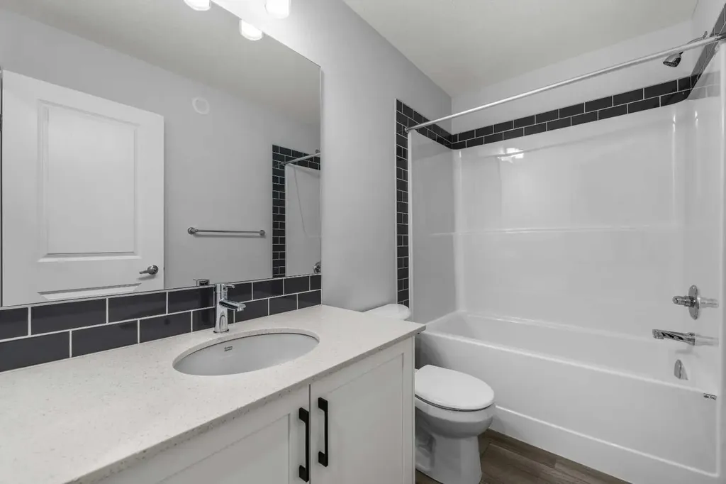 532 Clearwater Heath Chestermere AB T1X 3A5