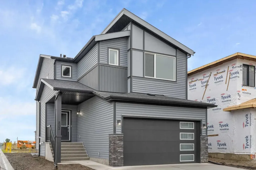 532 Clearwater Heath Chestermere AB T1X 3A5