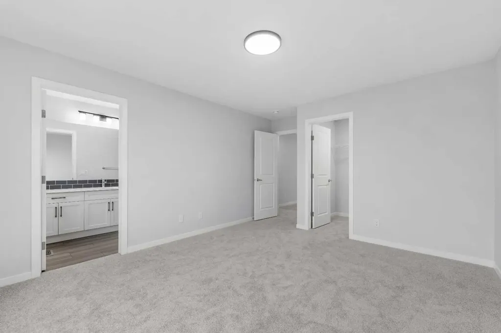 532 Clearwater Heath Chestermere AB T1X 3A5