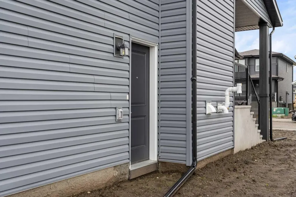 532 Clearwater Heath Chestermere AB T1X 3A5