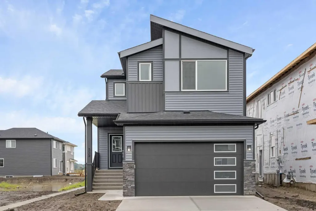 532 Clearwater Heath Chestermere AB T1X 3A5