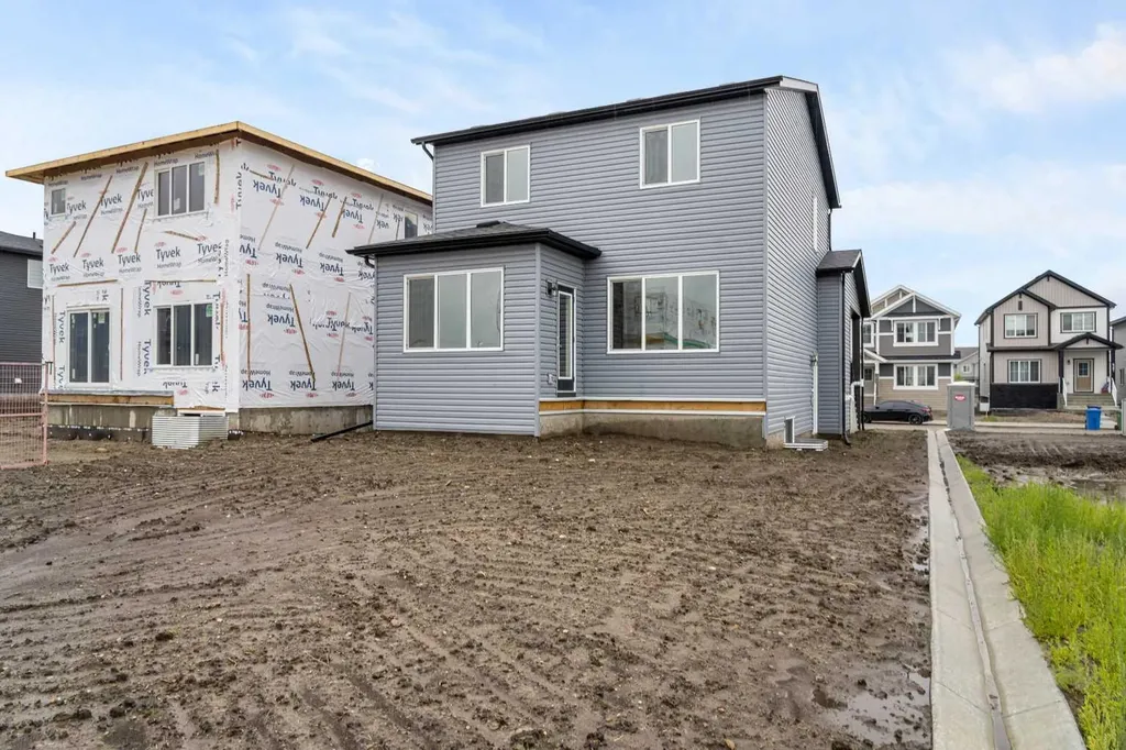 532 Clearwater Heath Chestermere AB T1X 3A5