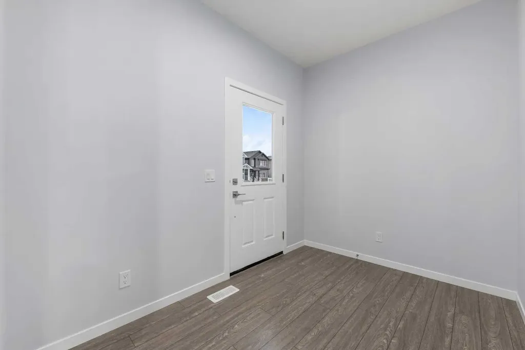 532 Clearwater Heath Chestermere AB T1X 3A5