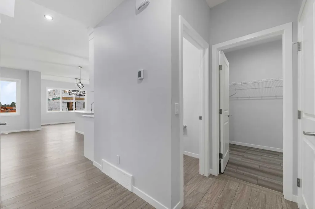 532 Clearwater Heath Chestermere AB T1X 3A5