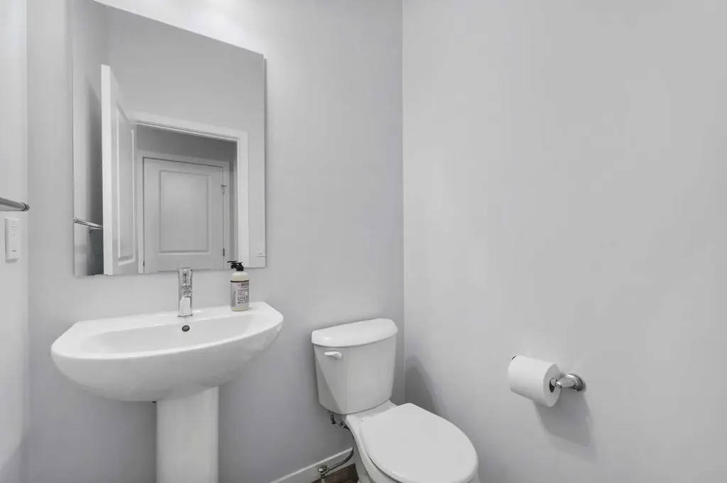532 Clearwater Heath Chestermere AB T1X 3A5