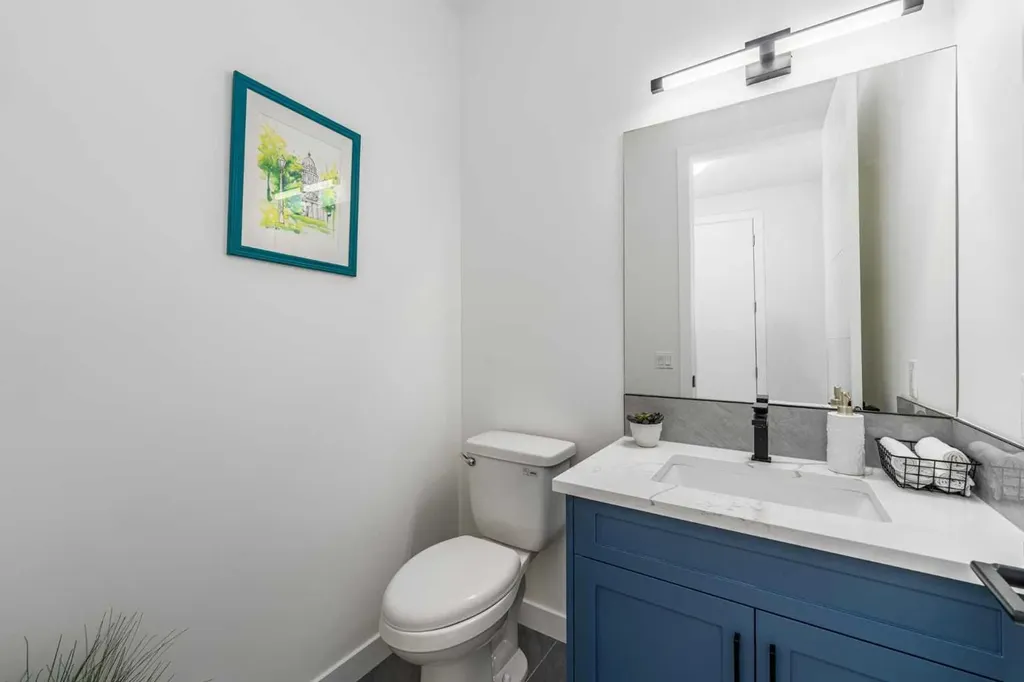 423 Hendon Drive NW Calgary AB T2K 2A1