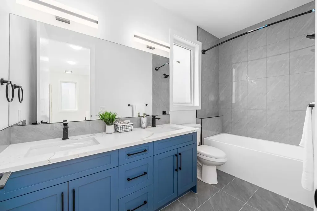 423 Hendon Drive NW Calgary AB T2K 2A1