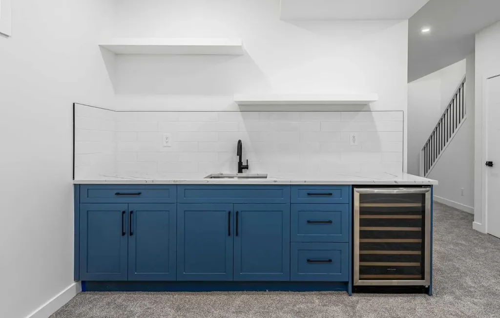 423 Hendon Drive NW Calgary AB T2K 2A1