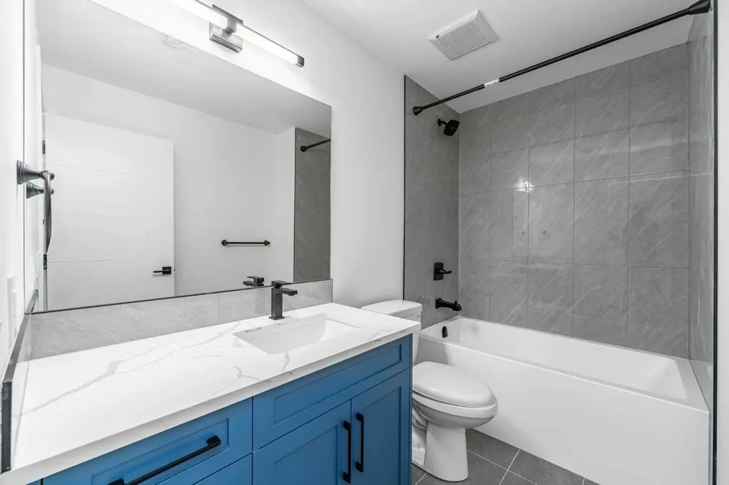 423 Hendon Drive NW Calgary AB T2K 2A1