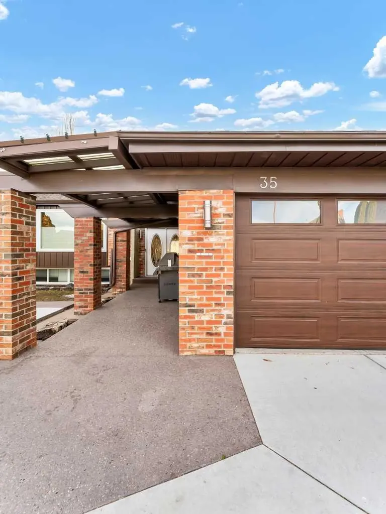 35 Horner Court NE Medicine Hat AB T1C1M1