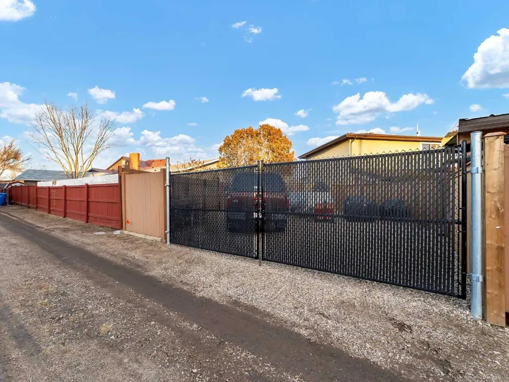 35 Horner Court NE Medicine Hat AB T1C1M1