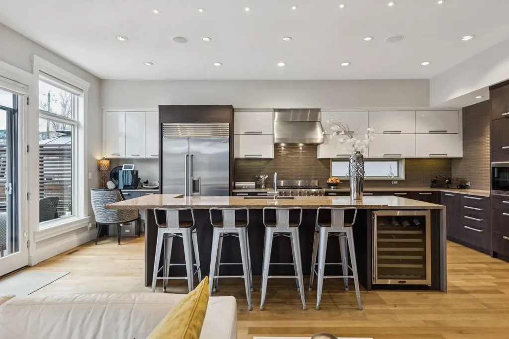 1624 Broadview Road NW Calgary AB T2N 3H1