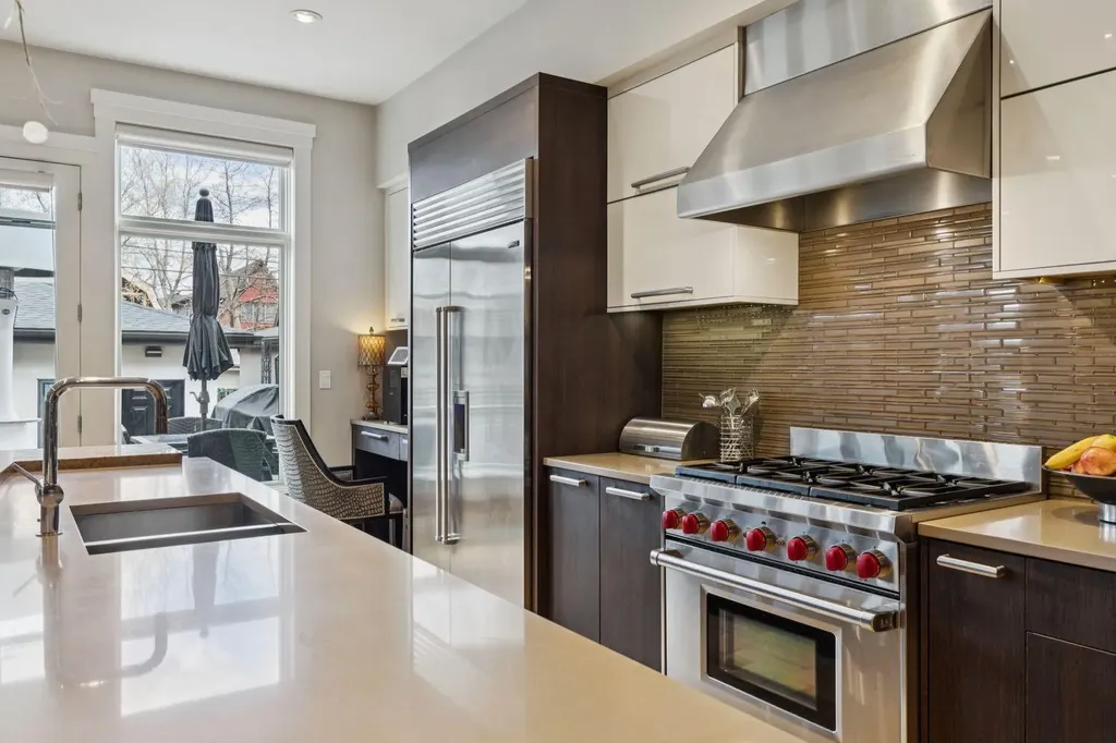 1624 Broadview Road NW Calgary AB T2N 3H1