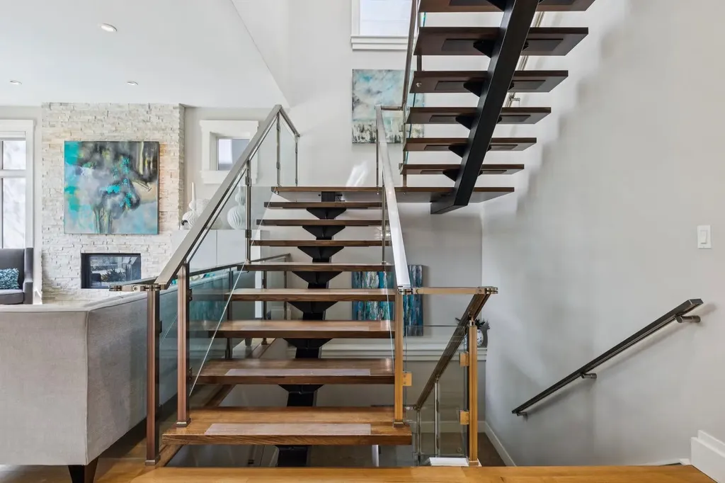 1624 Broadview Road NW Calgary AB T2N 3H1